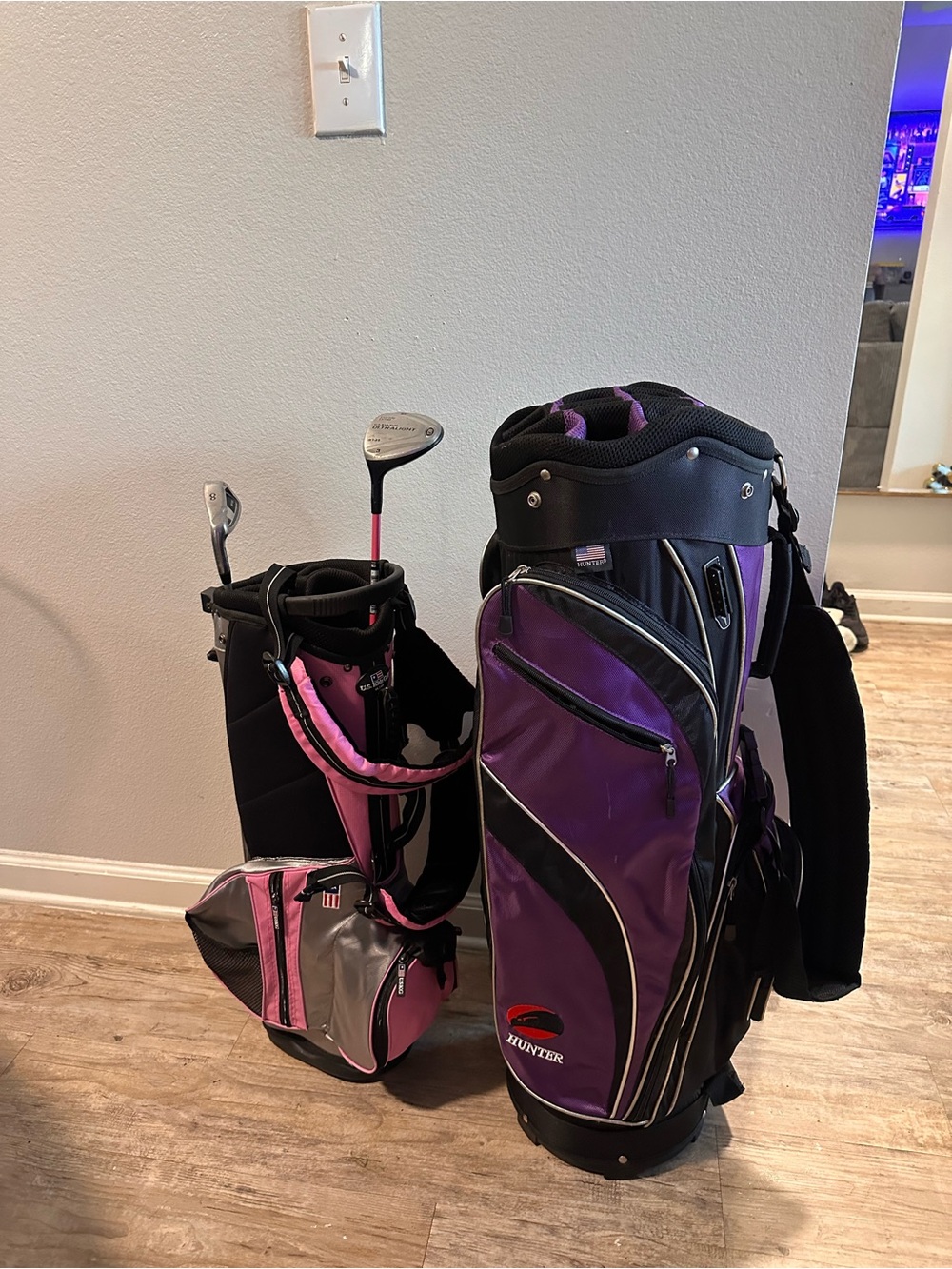 Hunter Purple and Pink Golf Bag Set with Multiple Pockets